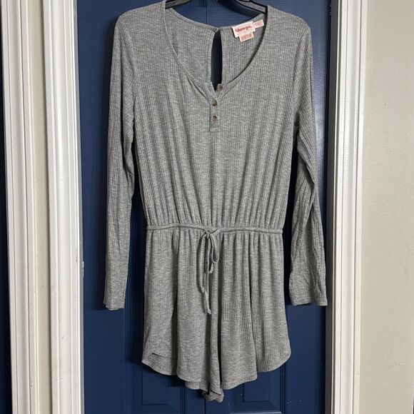 Showpo. Ribbed Long Sleeve Romper Size 6 - Picture 1 of 5